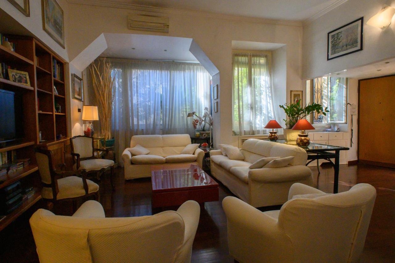 Apartment Roma Deluxe Bagian luar foto